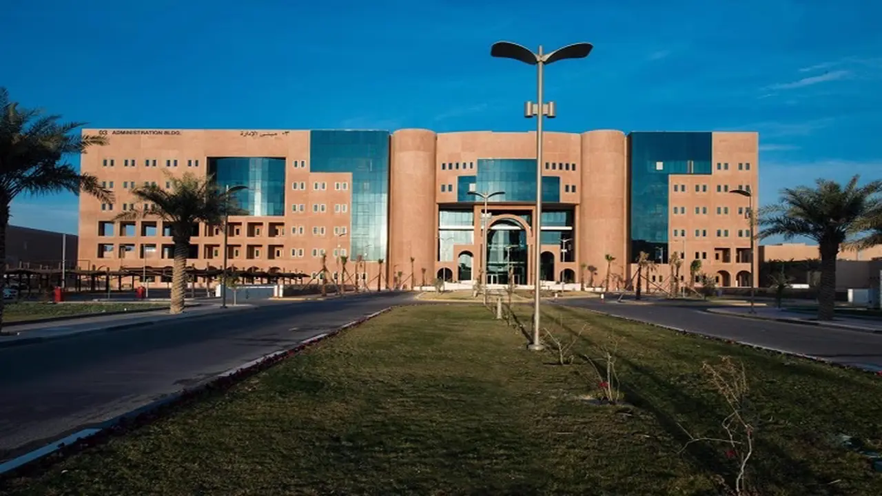 21 برنامجًا جديدًا.. القبول في دبلومات جامعة الملك فيصل يبدأ قريبًا